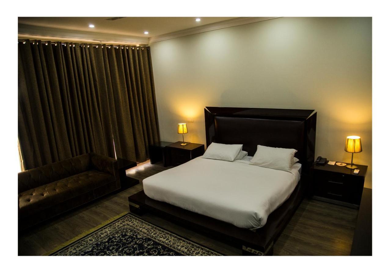 Hotel Akbars Kinara Sialkot Exteriér fotografie